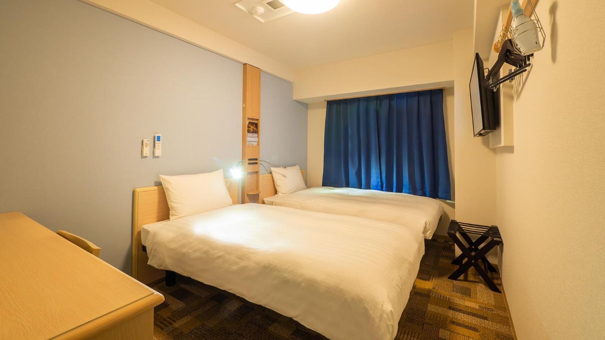 Toyoko Inn Tottori Eki Minami Guchi Rum bild